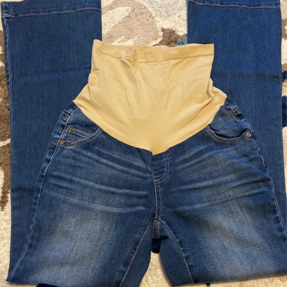 Maternity jeans. Size small.